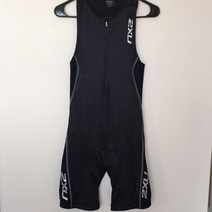 2XU Women's Blk Perform Front Zip TriSuit Sz - Med